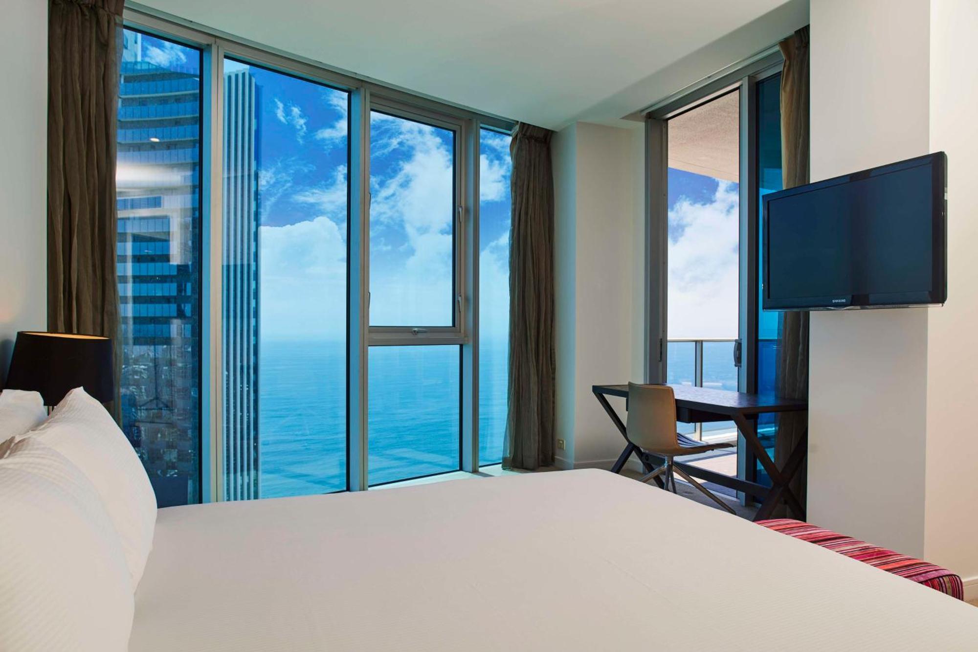 Resort Hilton Surfers Paradise & Residences 5*