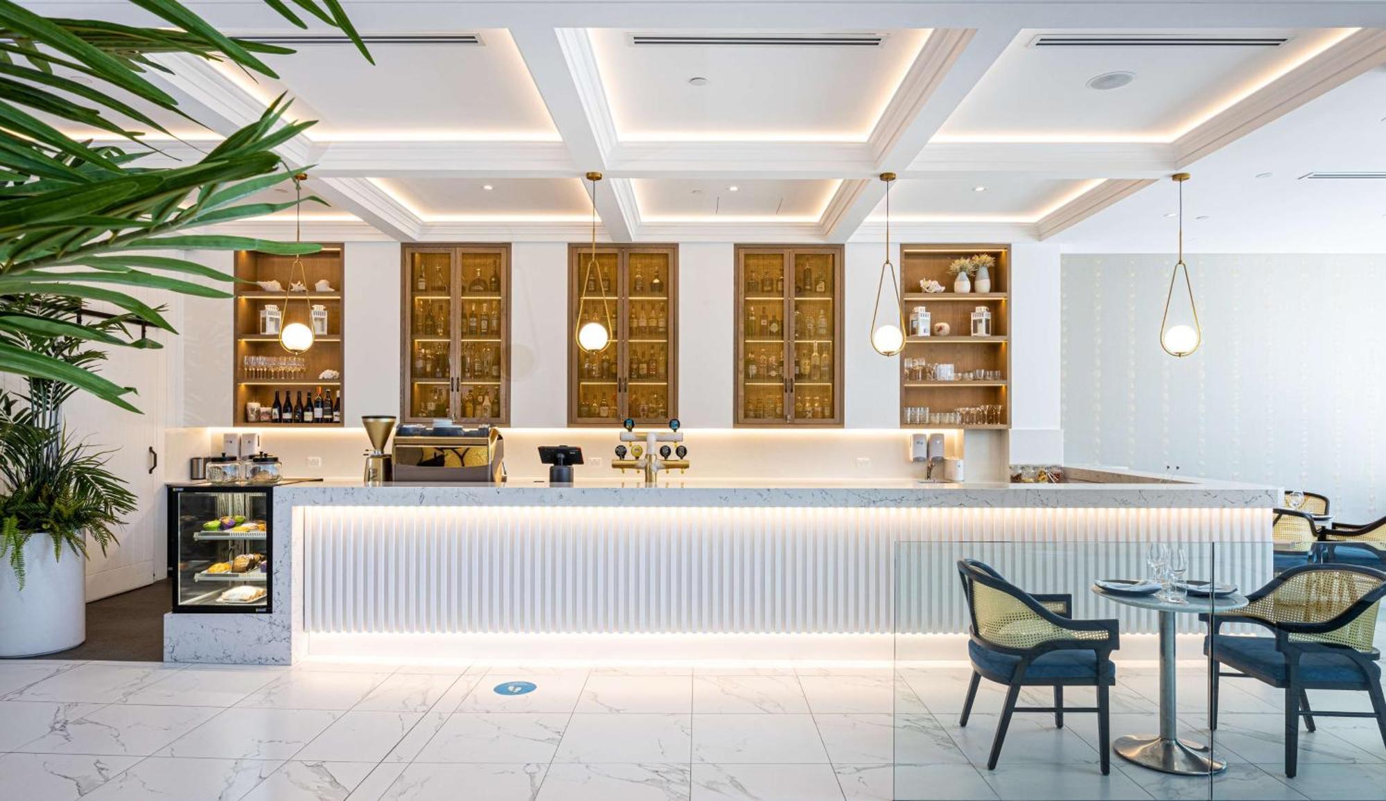 Hilton Surfers Paradise & Residences Resort 5*