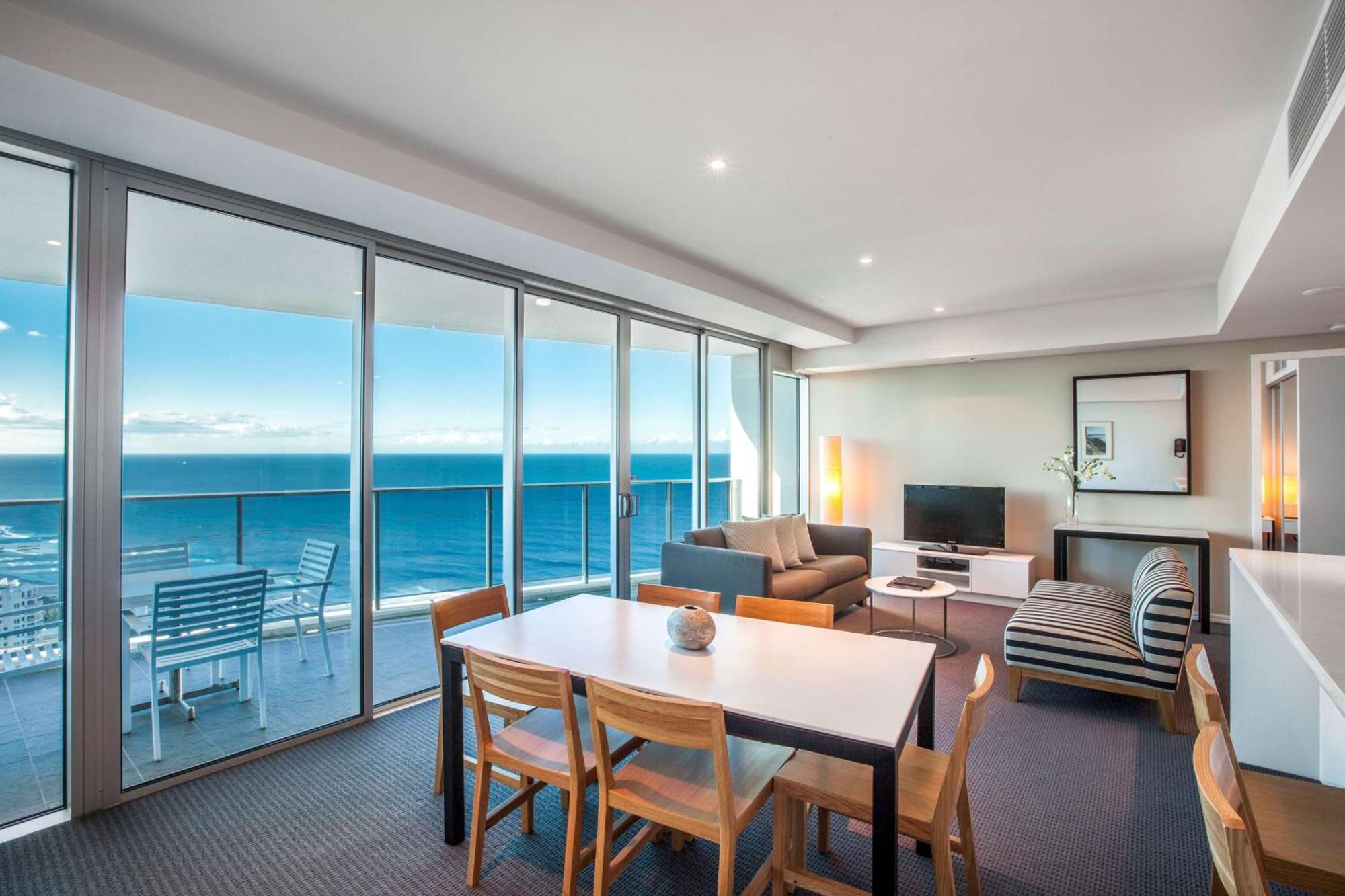 Hilton Surfers Paradise & Residences 5*