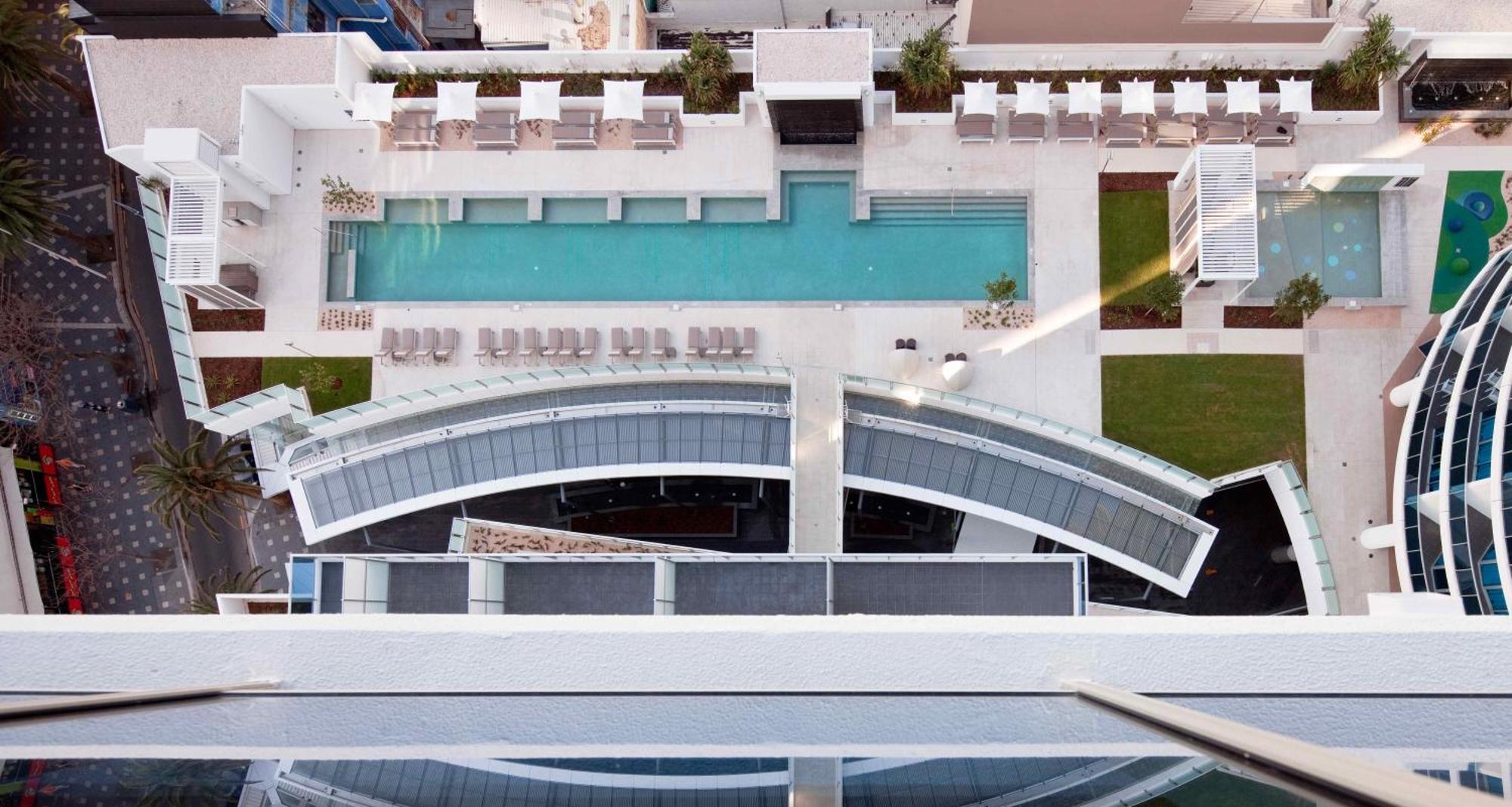 Hilton Surfers Paradise & Residences 5*